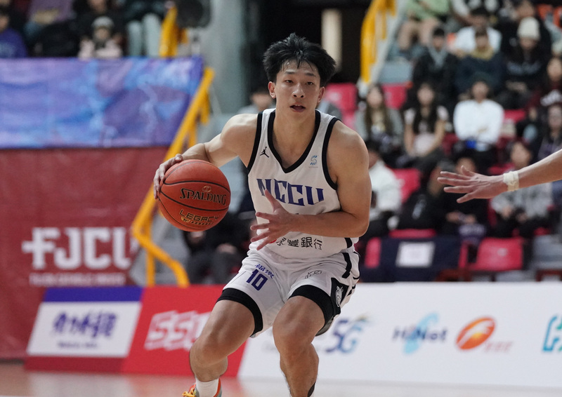 UBA宋昕澔達標900分　政大隊史第...