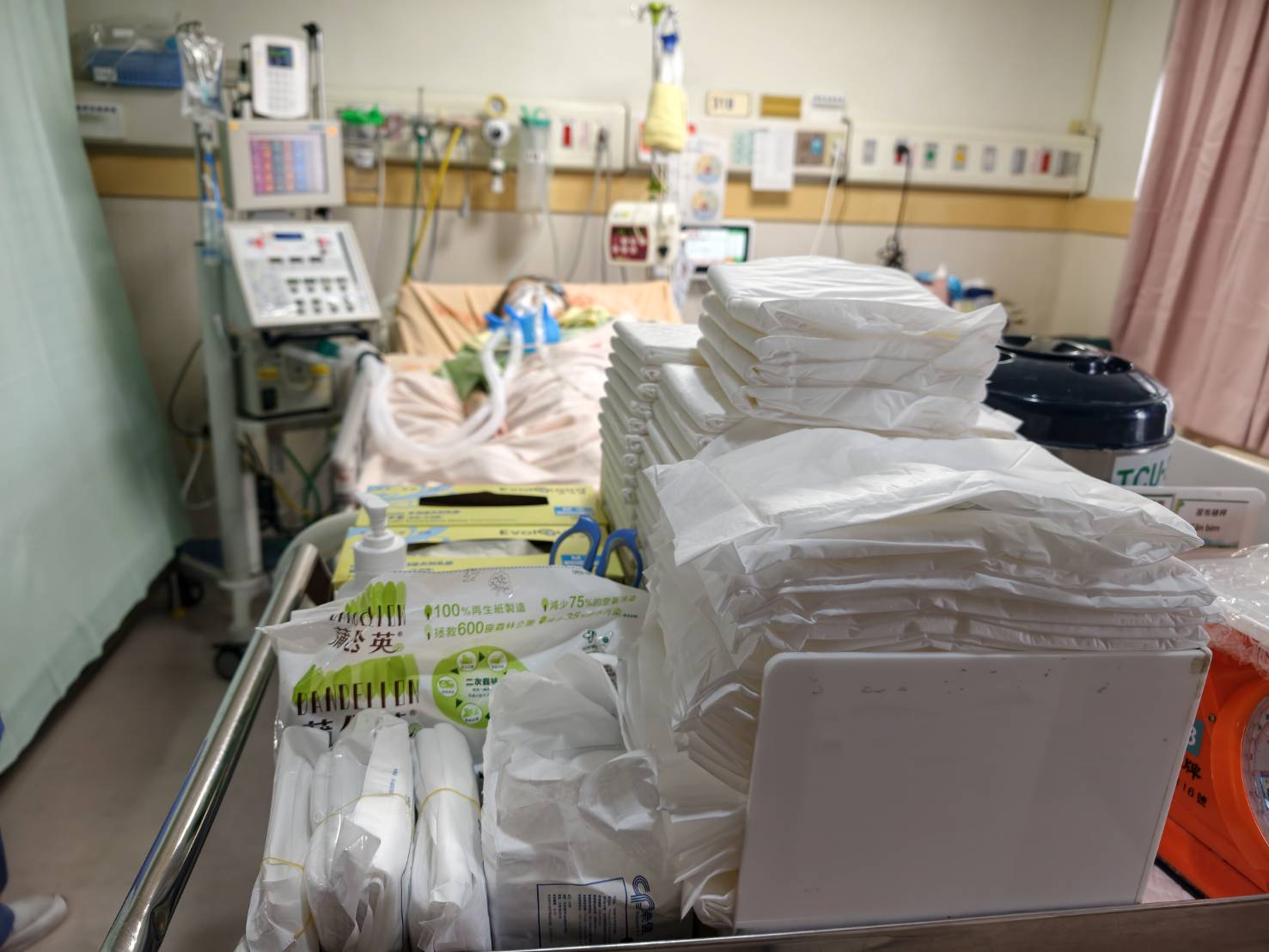 社福漏洞…19萬人長期插管 恐成長照孤兒