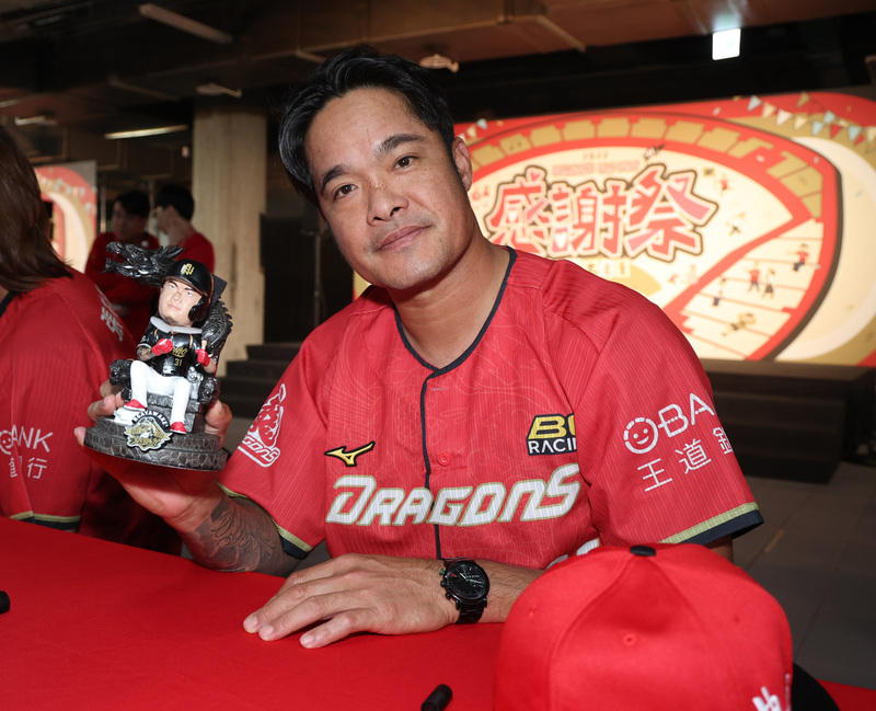 味全龍舉辦感謝祭　球員簽名會（2） ...