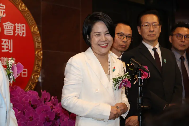 李貞秀背後「影武者」是他！吳靜怡炸鍋...