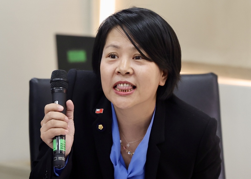 內政部要求佐證放棄中國國籍　李貞秀籲...