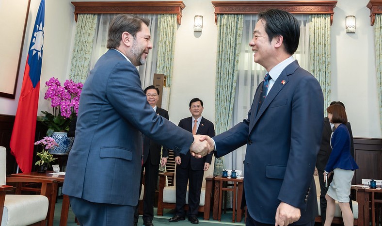 美參議員籲在野重新考慮國防預算 蓋耶...