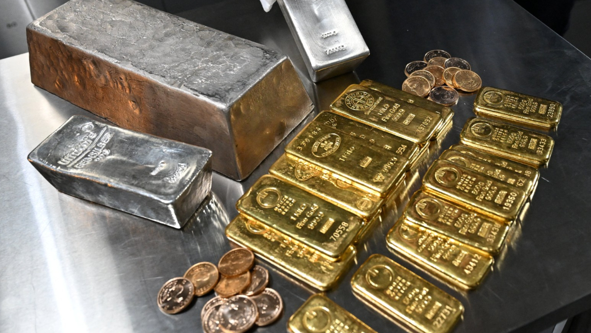 國際金價重返5000美元！昨創18年...