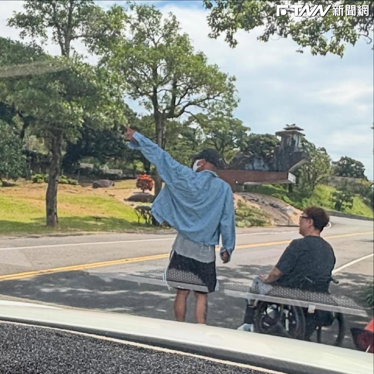 具俊曄背癱瘓隊友祭拜大S！姜元來見好友心酸一幕　「一口飯都吃不了」